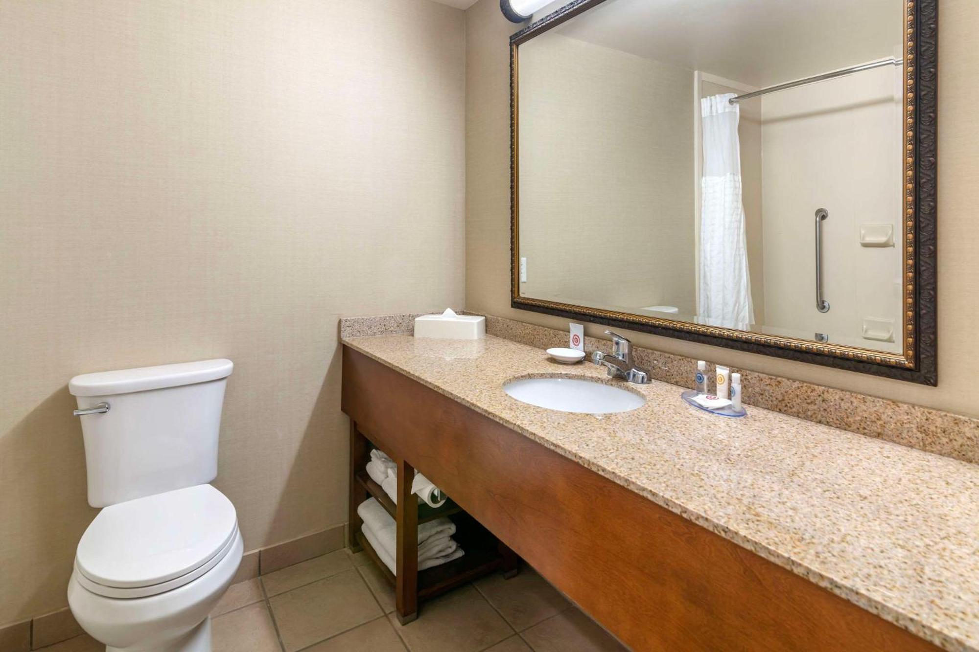 Comfort Inn & Suites Dover-Portsmouth Екстер'єр фото
