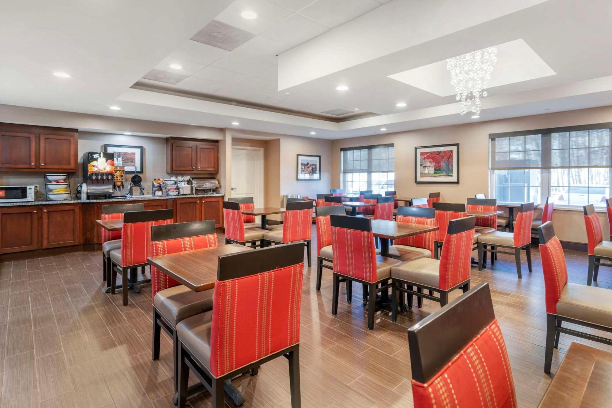 Comfort Inn & Suites Dover-Portsmouth Екстер'єр фото
