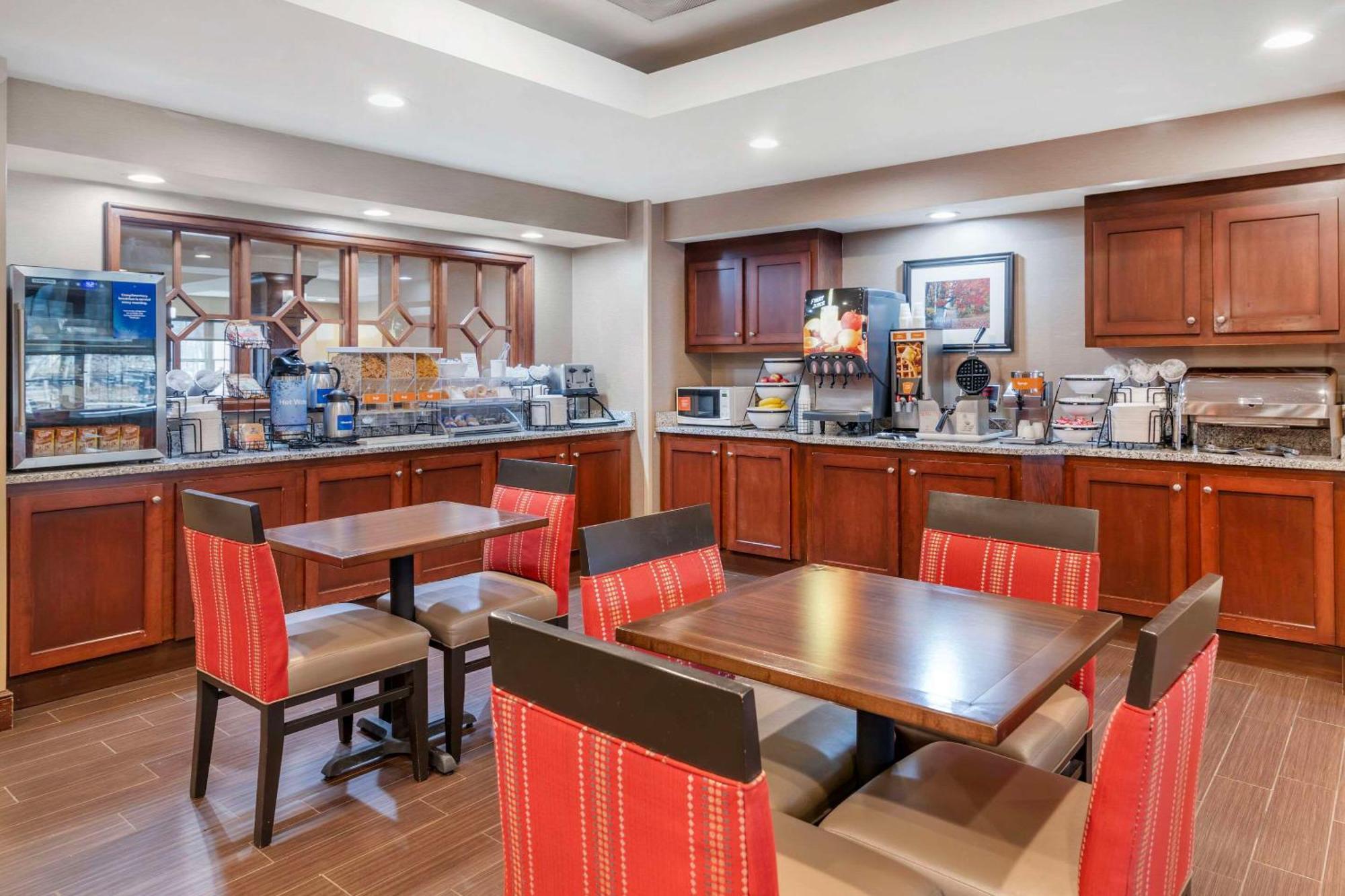 Comfort Inn & Suites Dover-Portsmouth Екстер'єр фото