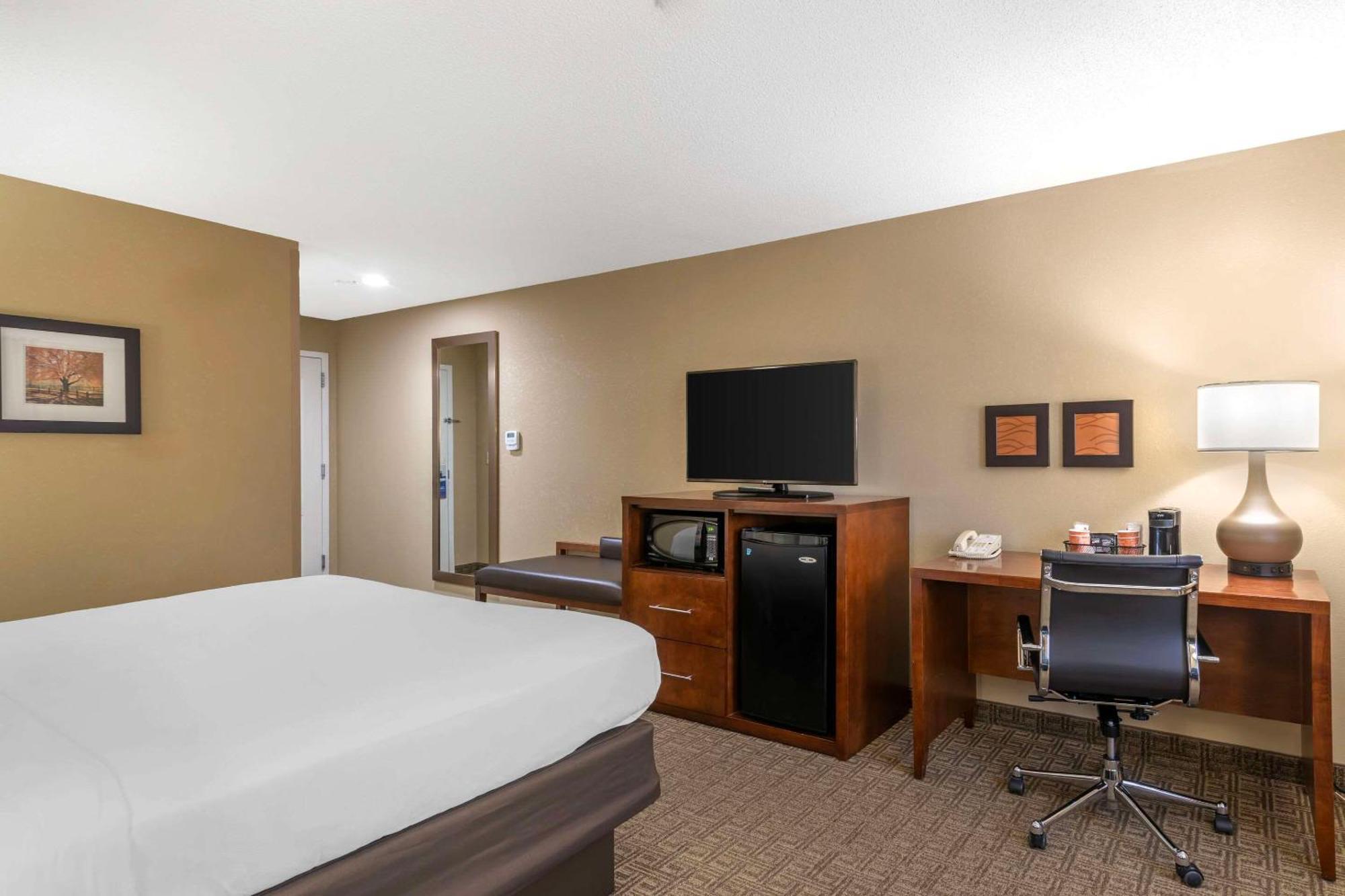Comfort Inn & Suites Dover-Portsmouth Екстер'єр фото