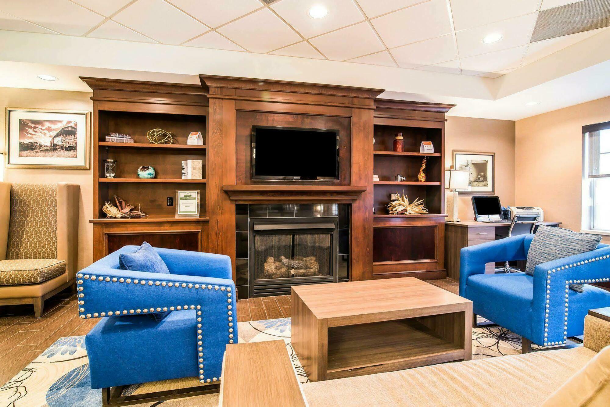 Comfort Inn & Suites Dover-Portsmouth Екстер'єр фото